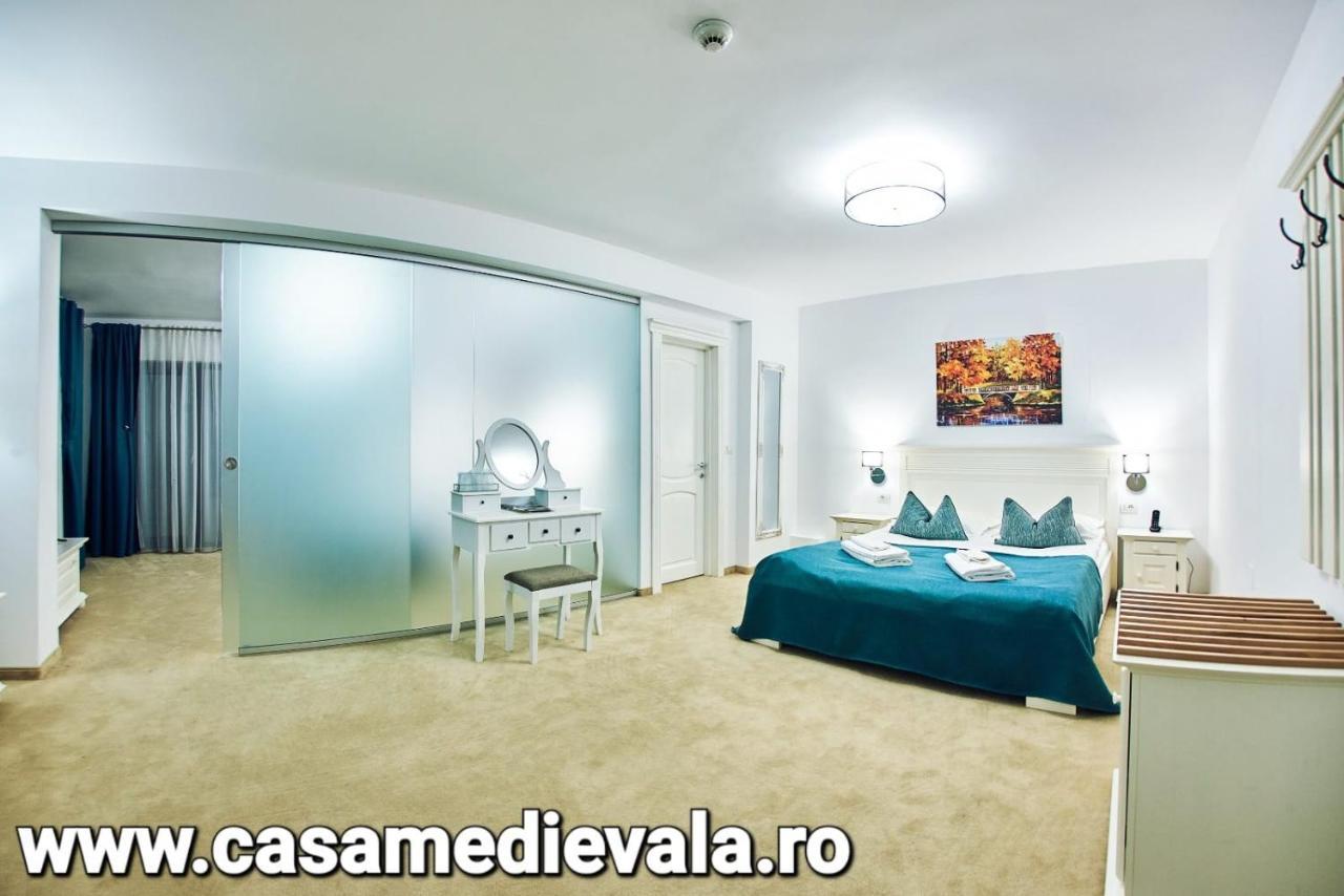Boutique Hotel Casa Medievala Curtea De Arges Exterior photo